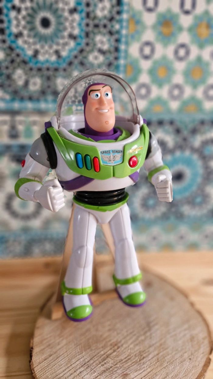Figurine  buzz l eclair disney pixar