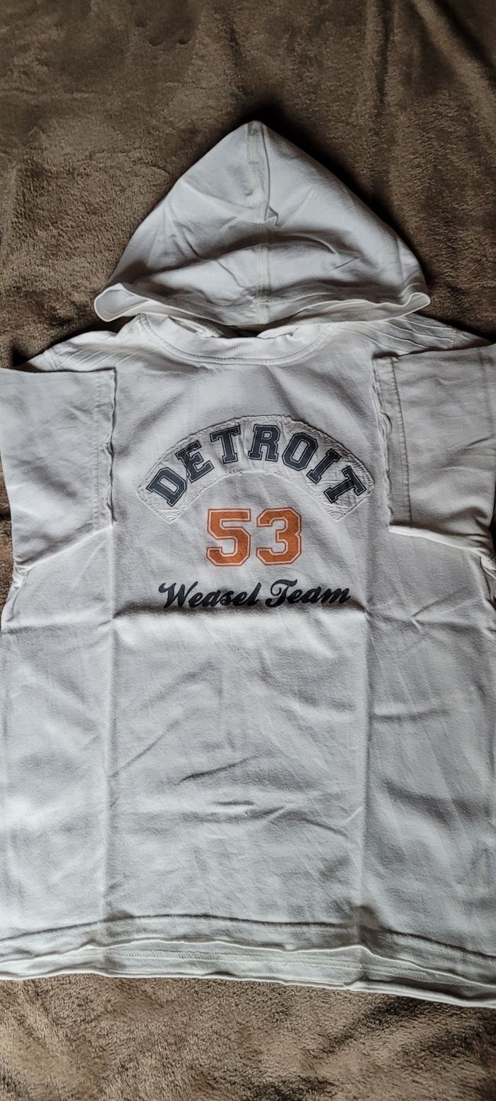 Tee-shirt avec capuche