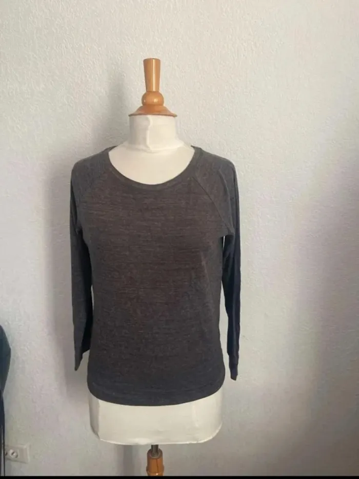 T-shirt  manches longue T38 - photo numéro 2