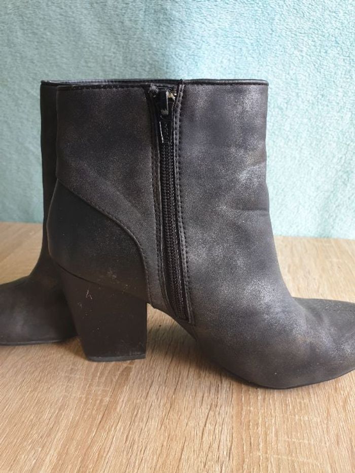 Bottines a talons grises