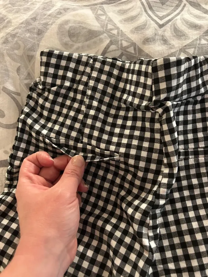 Pantalon style legging à carreaux - photo numéro 4
