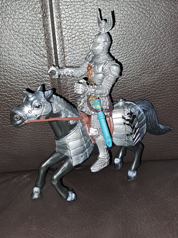 Chevalier cheval et bonhomme