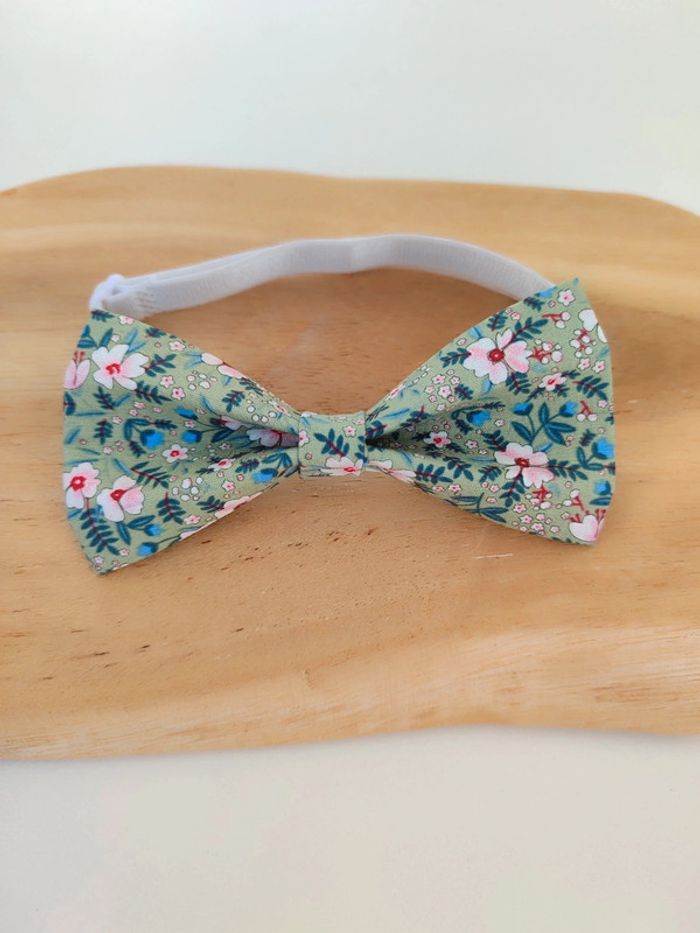 Noeud papillon enfant vert sauge