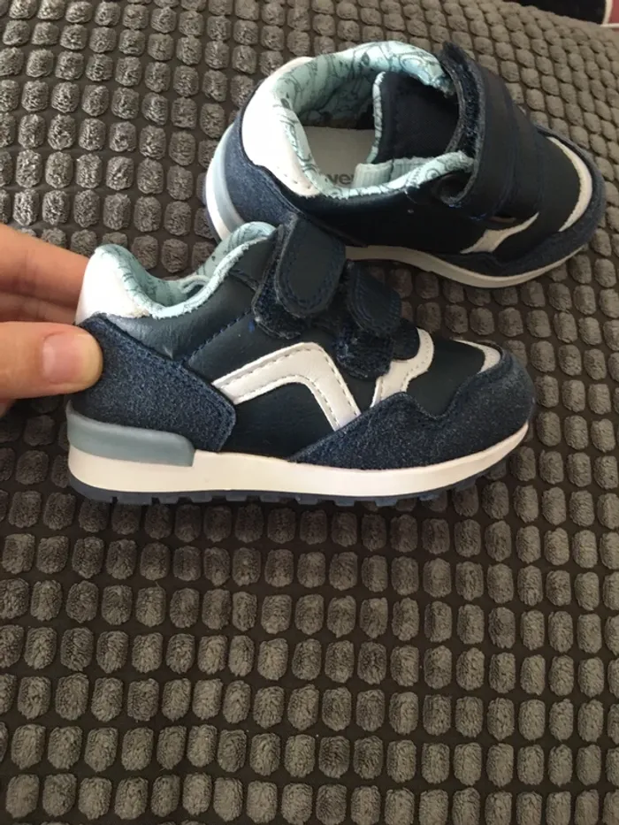 Basket bleue vertbaudet bébé garçon T.20