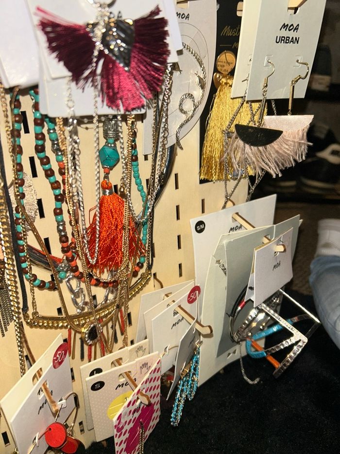 Lot 6 bijoux pour revendeur - photo numéro 2