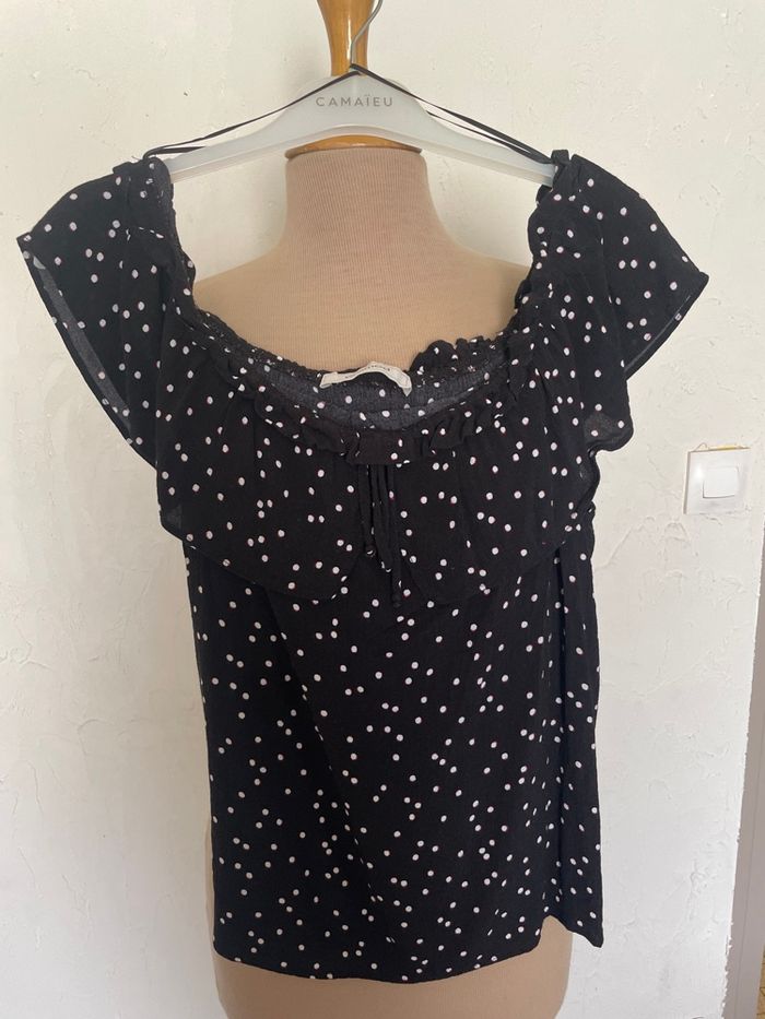 Blouse noire avec pois blanc épaules dénudées - photo numéro 4