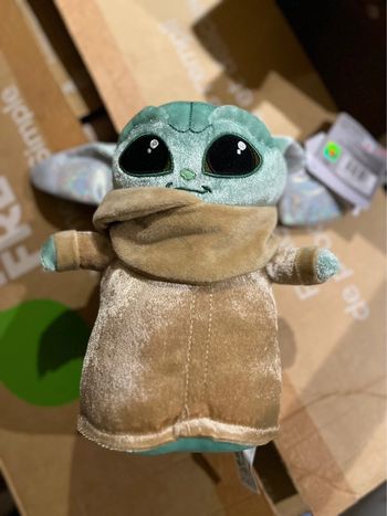 Peluche bébé Yoda scintillant