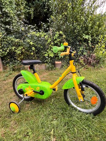 Vélo 14 pouces + petites roues amovibles