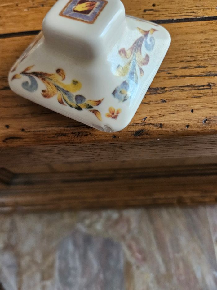 Petit pot ou bonbonnière vintage - photo numéro 8