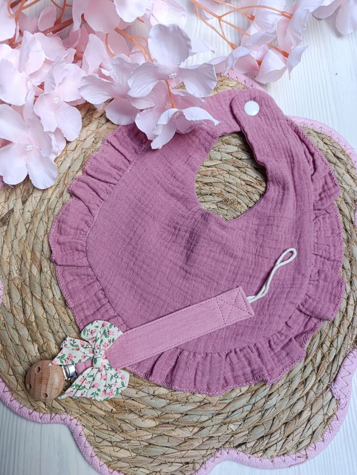 Bavoir + attache tétine