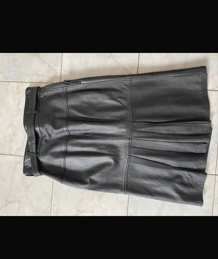 Jupe en cuir - photo numéro 2