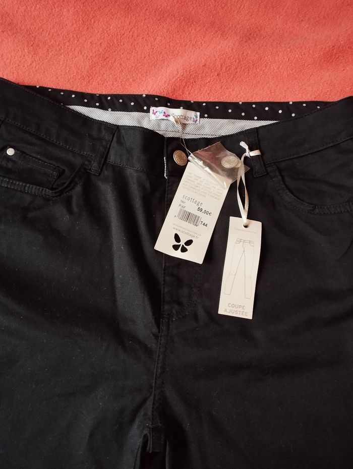 Pantalons jamais porté - photo numéro 2