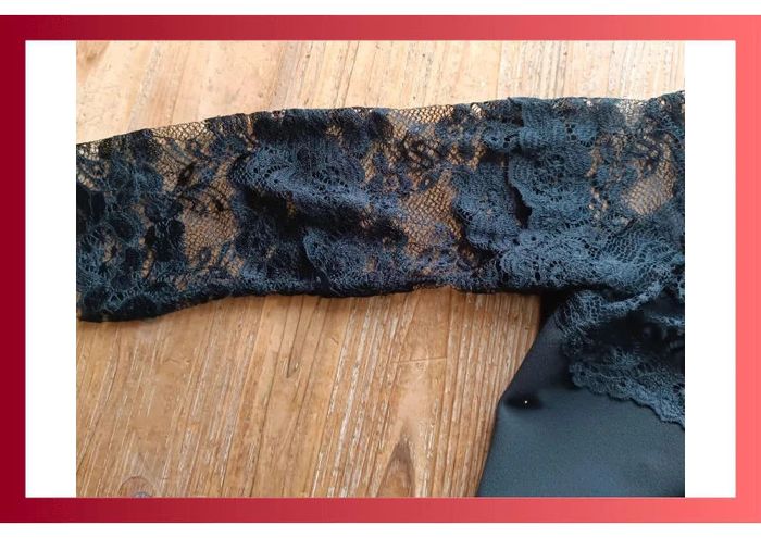 Robe noire et dentelle - photo numéro 9