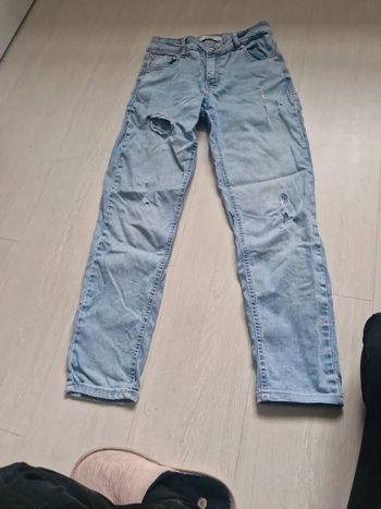 Jean troué reserved femme