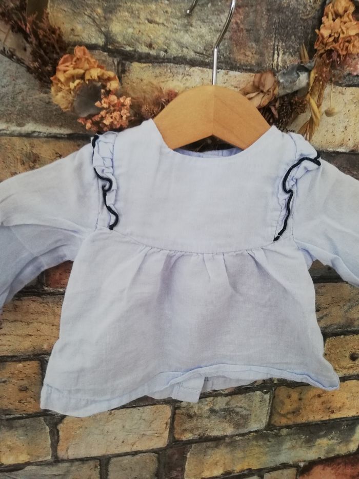 Blouse kiabi 1mois - photo numéro 2