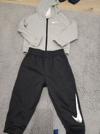 Ensemble nike