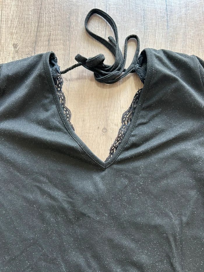 T-shirt manches courtes avec noeud et dentelle - photo numéro 2