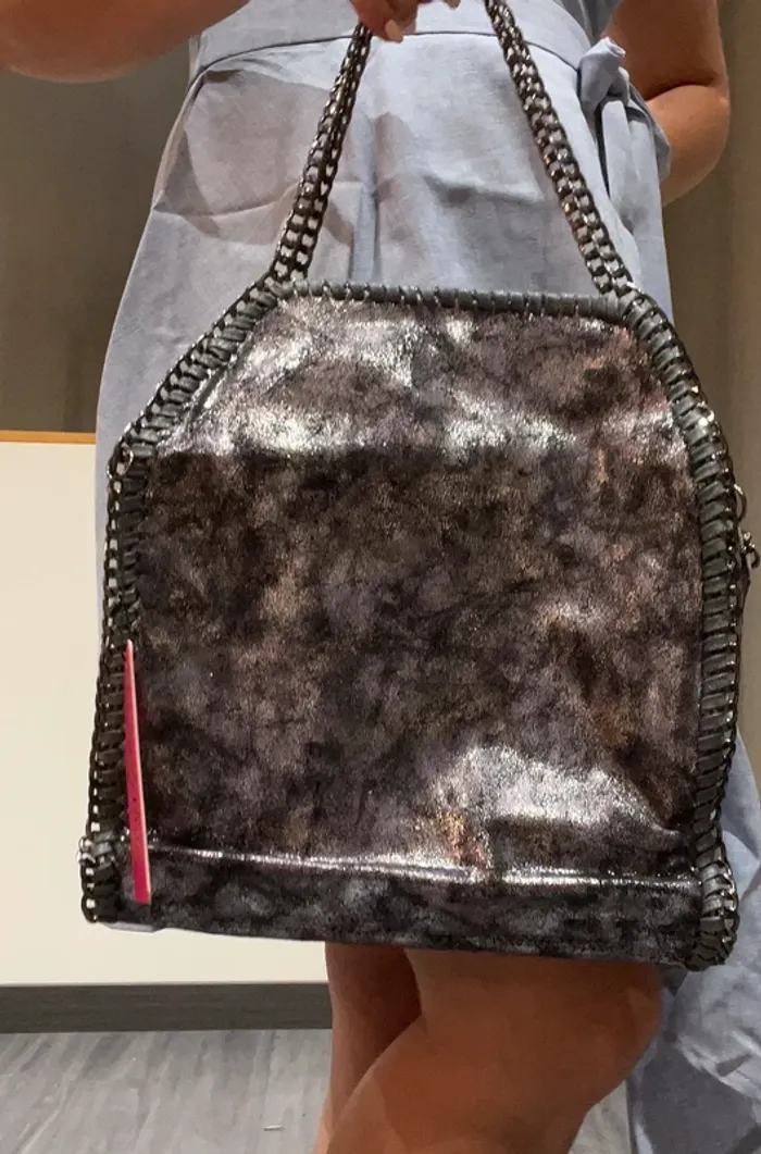 Sac bandoulière main pochette noir argenté métallique superbia