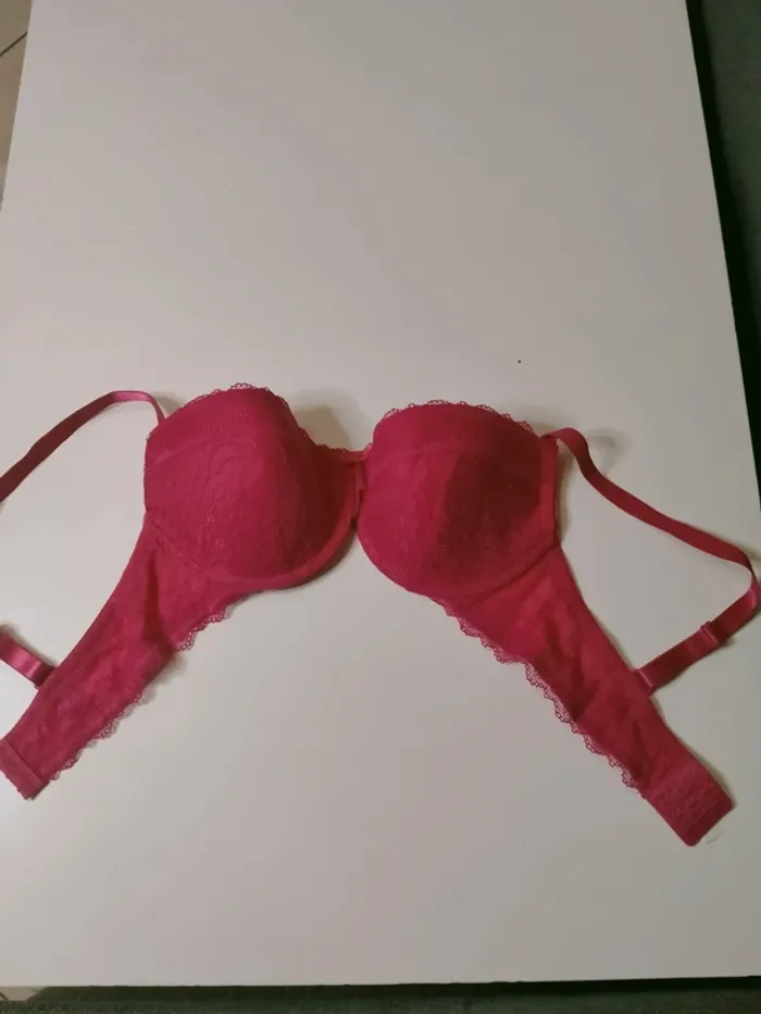 Soutien-gorge rose dentelle Marque Basic Taille 95C - photo numéro 2