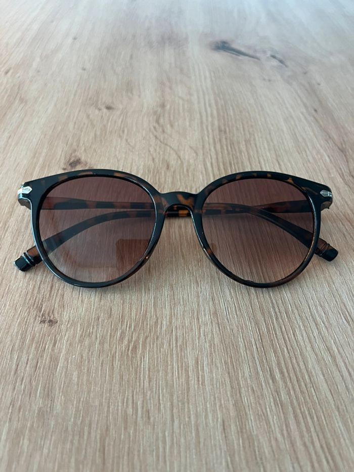 Lunettes de soleil vintages femmes neuves - photo numéro 6