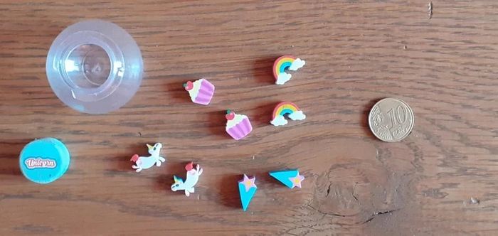 Boite avec micro gommes licorne arc en ciel cupcakes - photo numéro 3