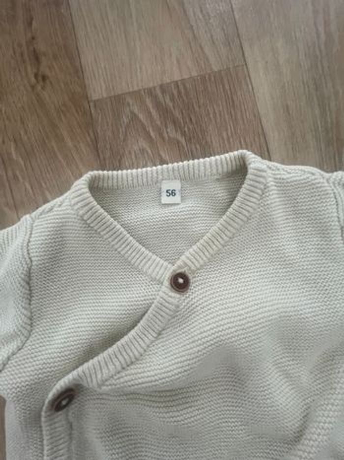 Lot 2 gilets bébé - photo numéro 2