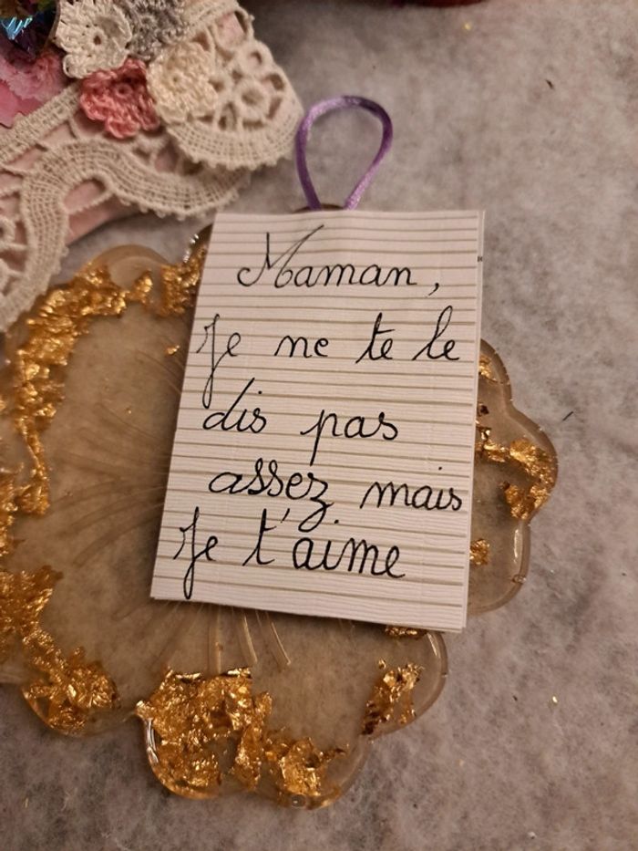 Boucles d'oreilles pendante cœur multicolore en verre - photo numéro 4