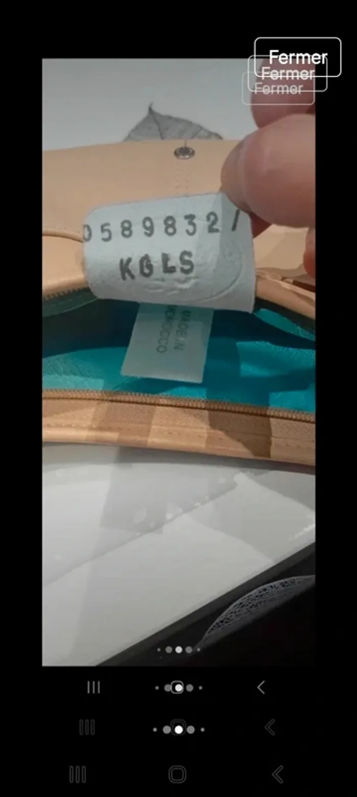 Sac porte épaule longchamp beige 15x29x2 tt est visible sur les photos - photo numéro 5