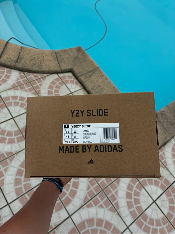 Yeezy Slide Azure - Taille 46 - Neuves - photo numéro 8