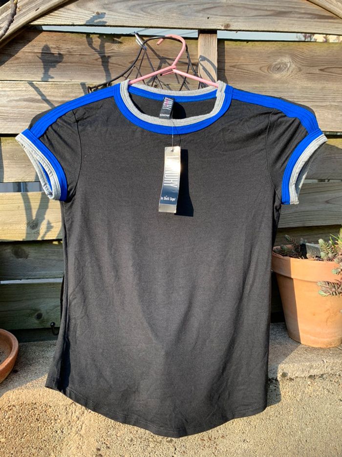 T-shirt noir, bleu roi , gris 👕Neuf de Launury taille 30/32 - photo numéro 3