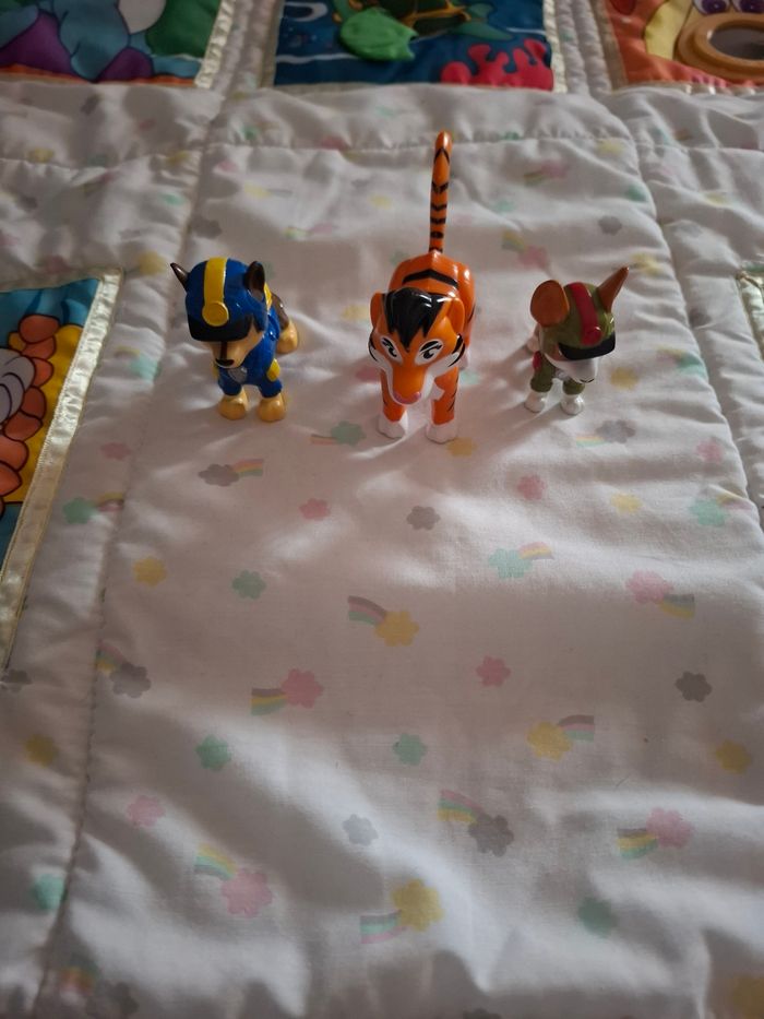 Lot figurines et animaux pat patrouille - photo numéro 2