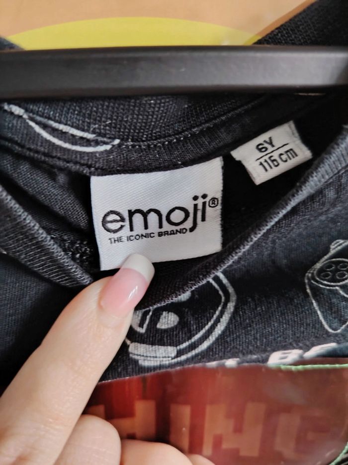 T-shirt emoji Primark 6 ans - photo numéro 3
