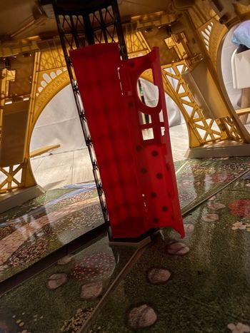 Tour Eiffel miraculous neuve 