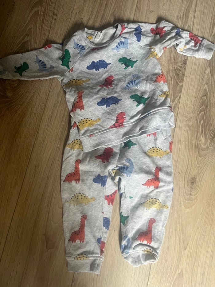Ensemble jogging Dinosaures 18mois