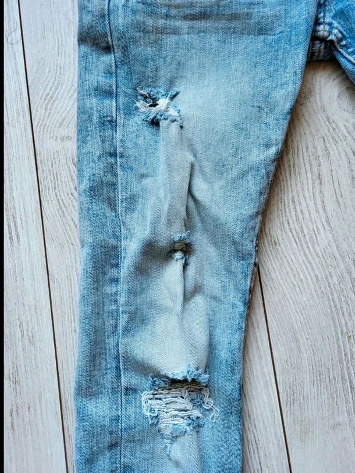 Jean Bershka Homme 36 – slim destroy bleu clair – effet déchiré tendance – look casual urbain - photo numéro 4
