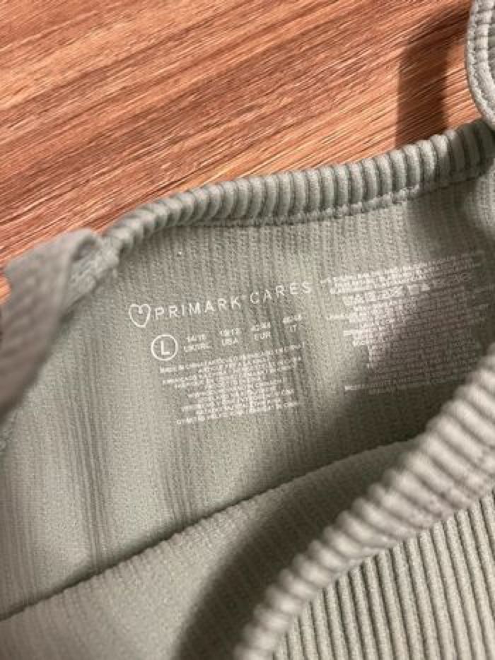 Top court 🍒 Primark - photo numéro 3