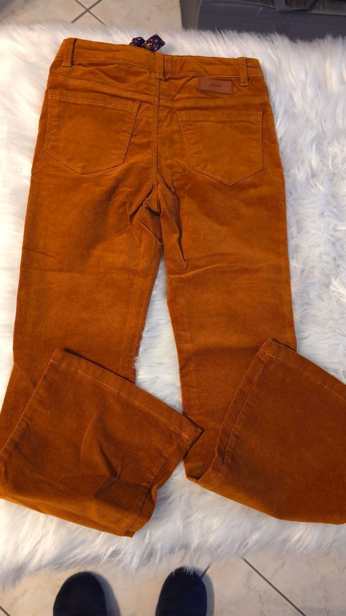 Neuf (non porté)🏷🥰😍 superbe pantalon velours 9ans fille 😍🥰🤩 - photo numéro 3