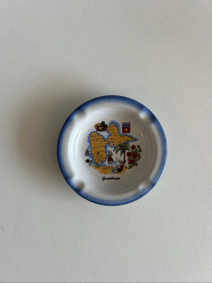 Cendrier vintage Guadeloupe faïence – Antilles