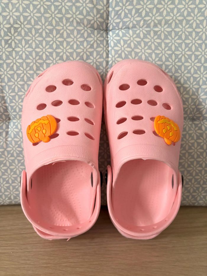 Paire de Sandales "Roses" Pointure 28 - photo numéro 3