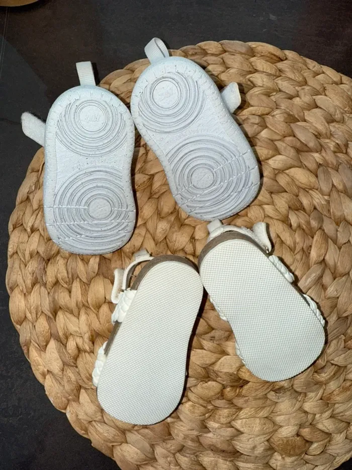 1 paire de baskets Nike et 1 paire de sandalettes - photo numéro 4