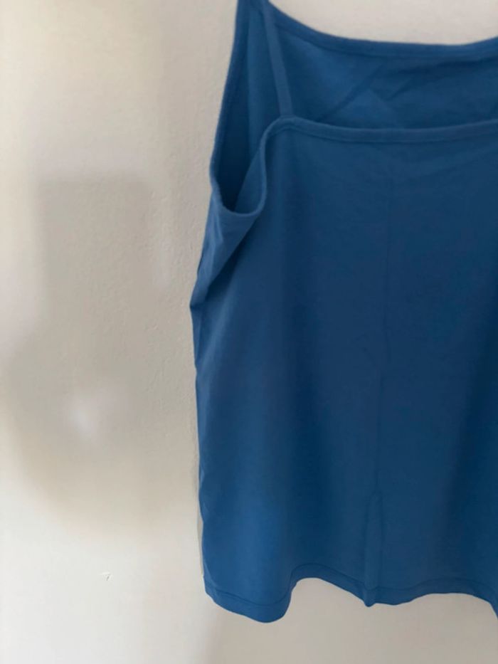 Débardeur bleu - photo numéro 3