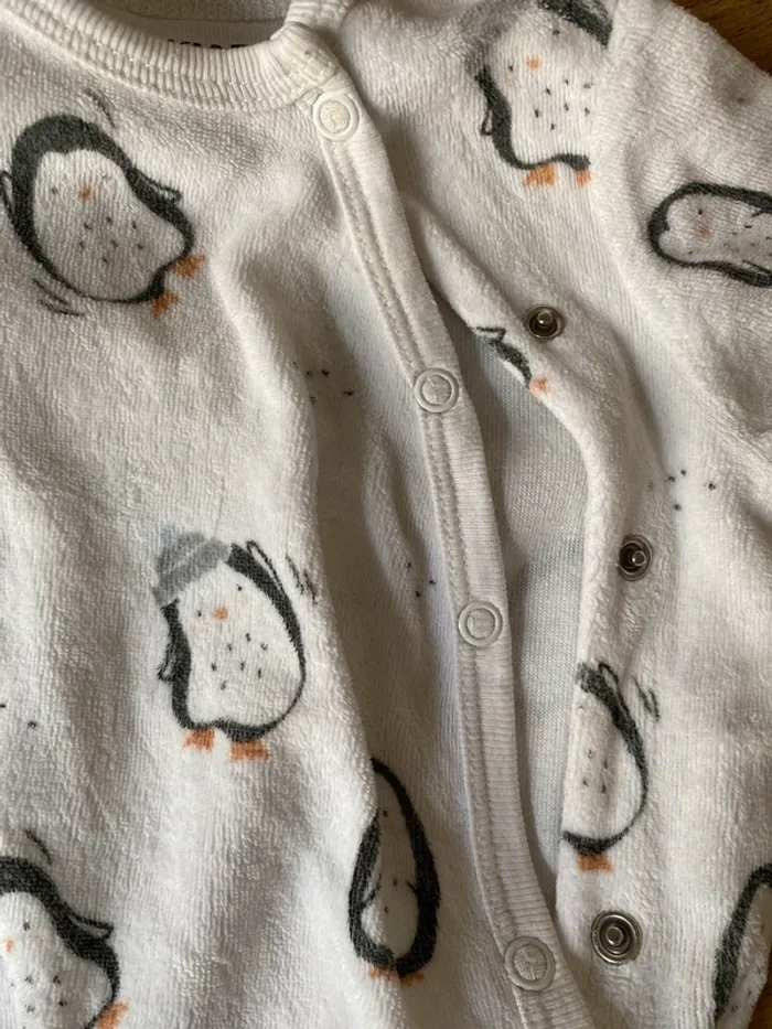 Lot pyjamas velours 6 mois Kiabi - photo numéro 3