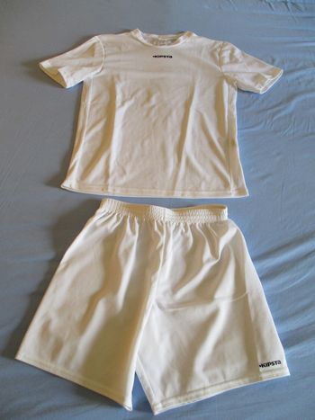 tenue foot garçon kipsta 12/14ans
