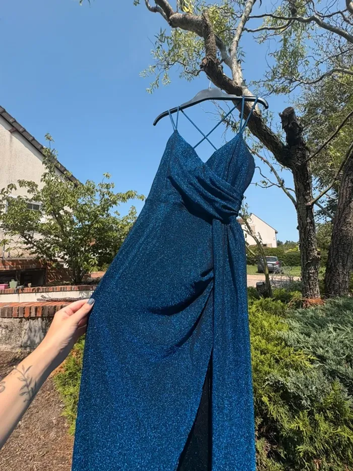 Robe longue à paillettes - photo numéro 3