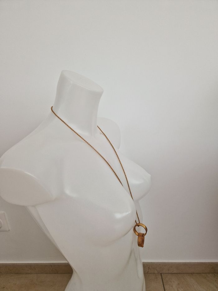 Collier long doré avec 2 anneaux liés - photo numéro 7