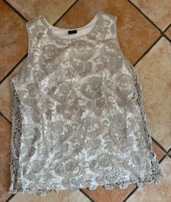 Top dentelles doublé argenté  taille l your sixth sensé
