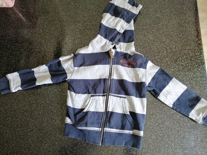 Pull à capuche