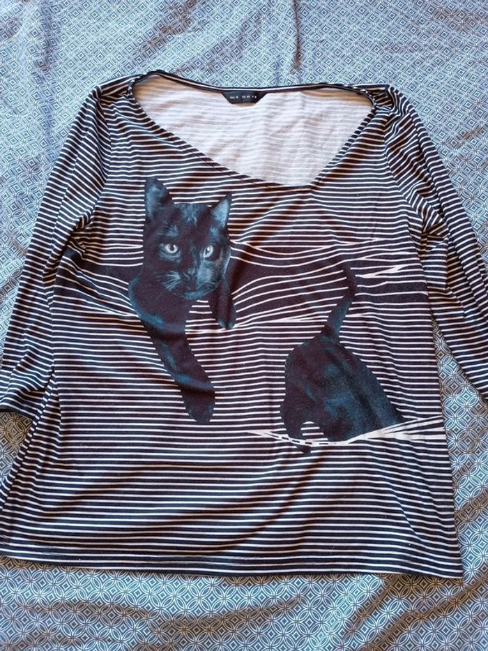 T-shirt chat t40
