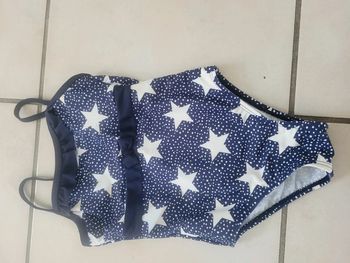 Superbe Maillot de bain 1 pièce marque U taille 5ans