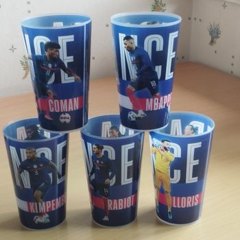 Gobelets plastiques souvenirs foot Neuf